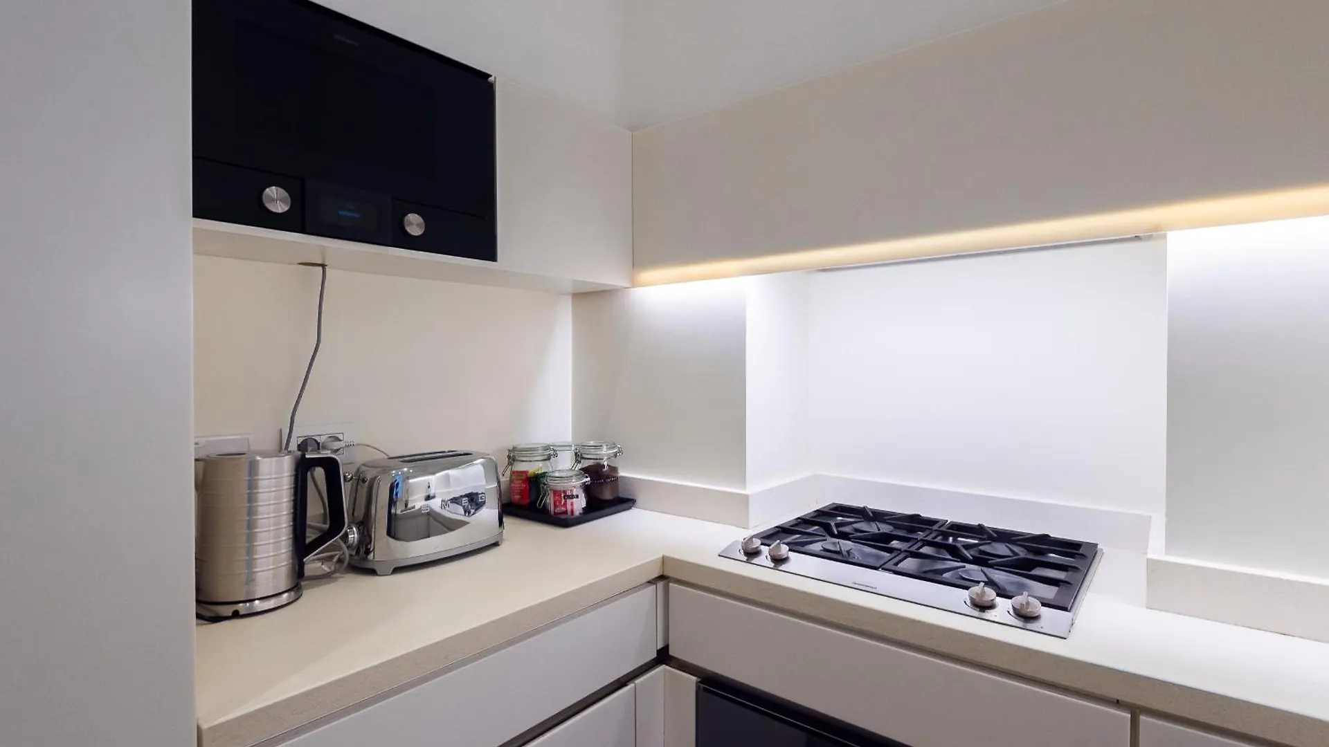 Apartment Coronari Navona Luxury 1 Bedroom 2 Bathrooms Rome